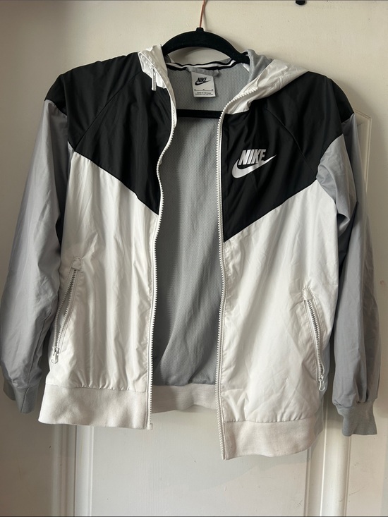 Nike Other - Nike Black, White & Gray Colorblock Hooded Jacket